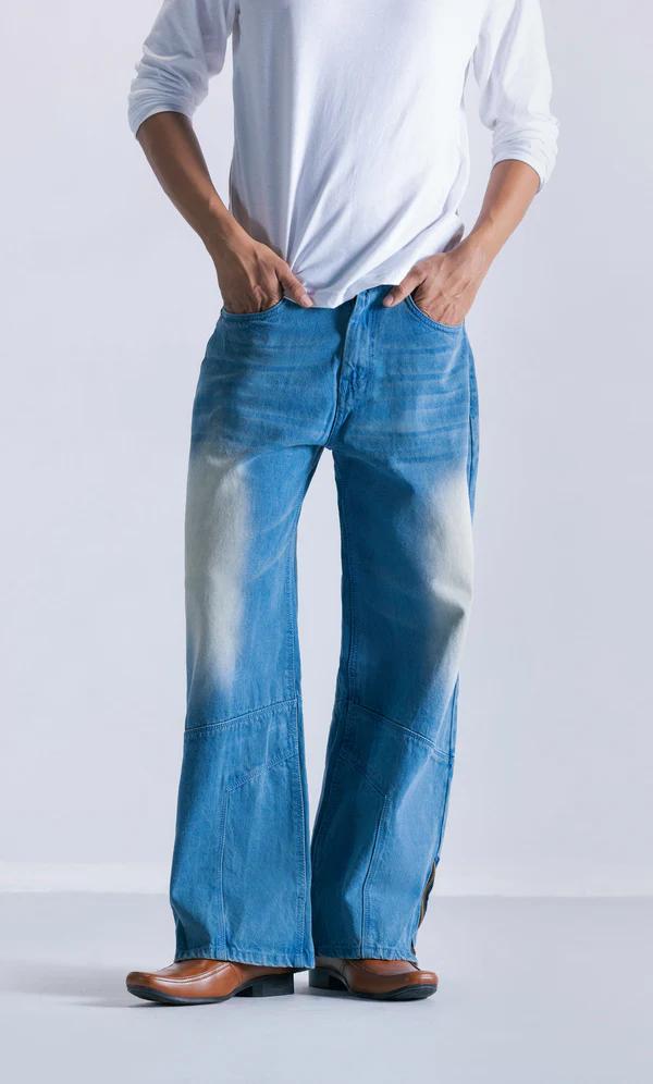 BAGGY FIT JEANS WITH ANKLE ZIPPER
